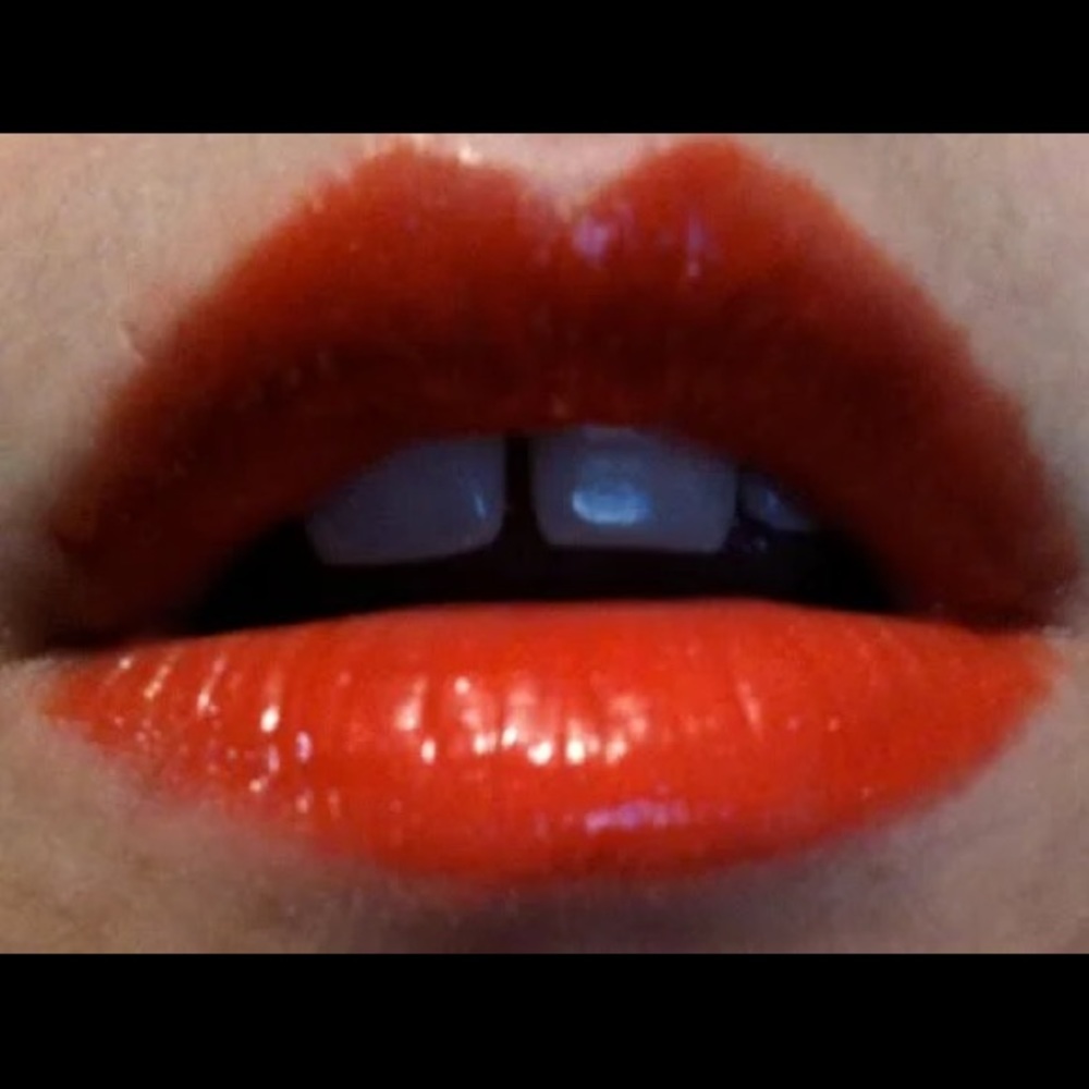 Givenchy Gloss Interdit Ultra Shiny Color Plumping - Picture 4 of 12